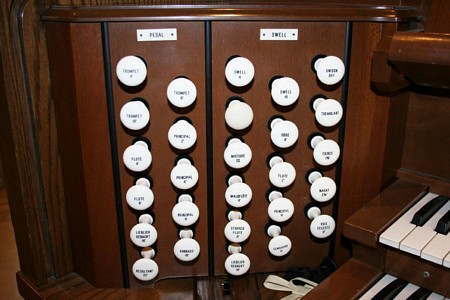 Pedal-Swell draw knobs